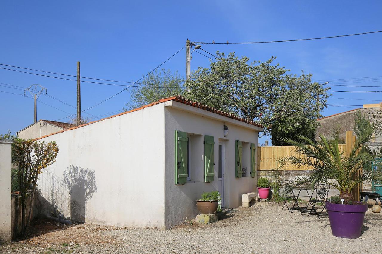 Le Gite Vert Saint-Germain-de-Lusignan Екстериор снимка